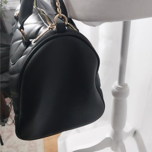 NWOT! HALSTON! BLACK QUILTED VEGAN LEATHER, GOLD HARDWARE SHOULDER BAG, HANDBAG! - Picture 10 of 16